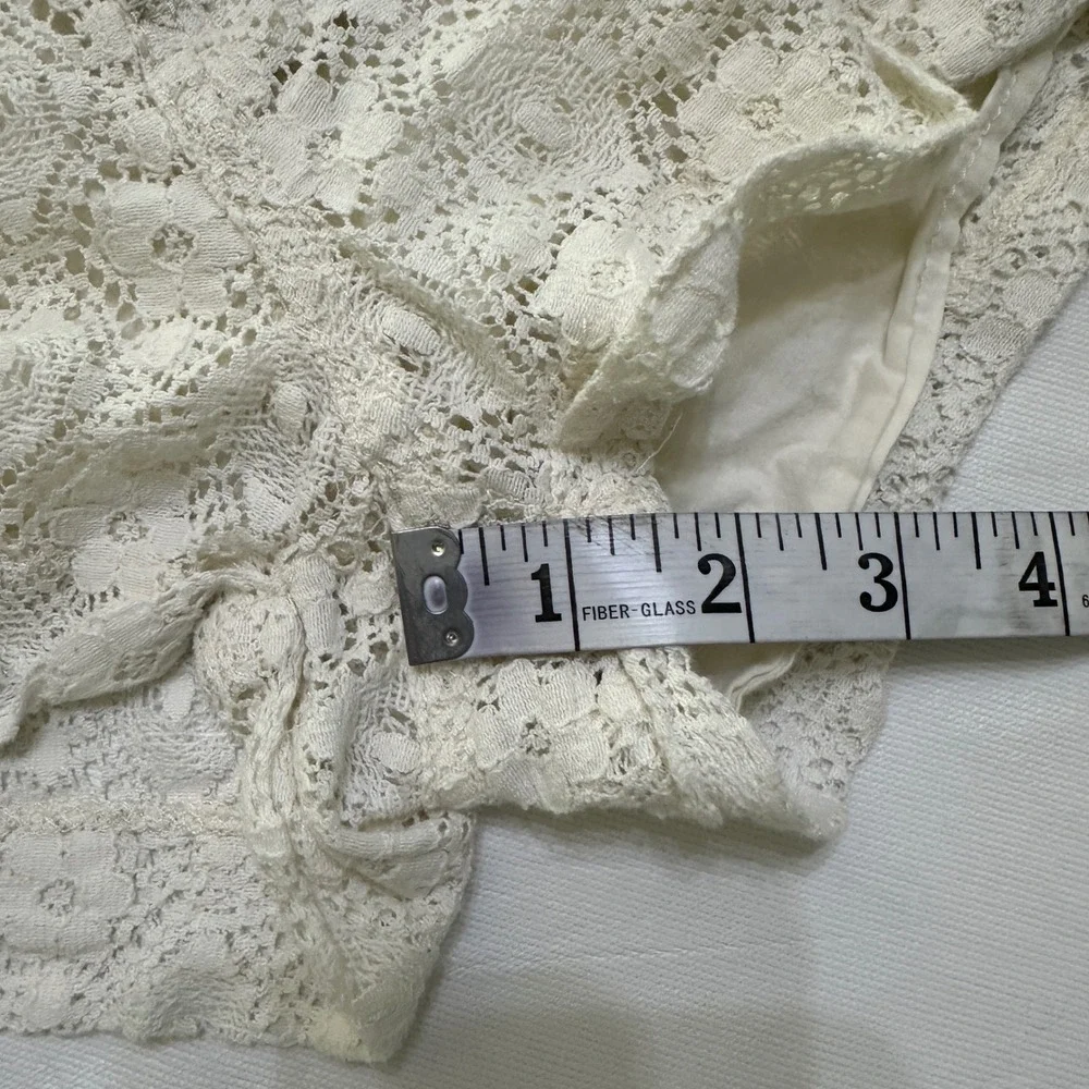 Volcom Micro Floral Lace Shorts Womens Sz 7 Coquette‎ Boho Romantic Summer Beach